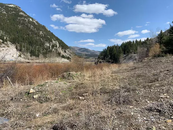 Blairmore, AB T0K 0E0,13537 19 AVE