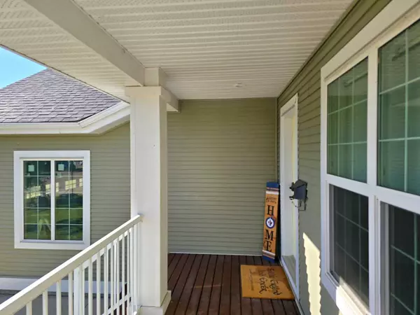 Lacombe, AB T4L 0C3,7128 Henner's RD