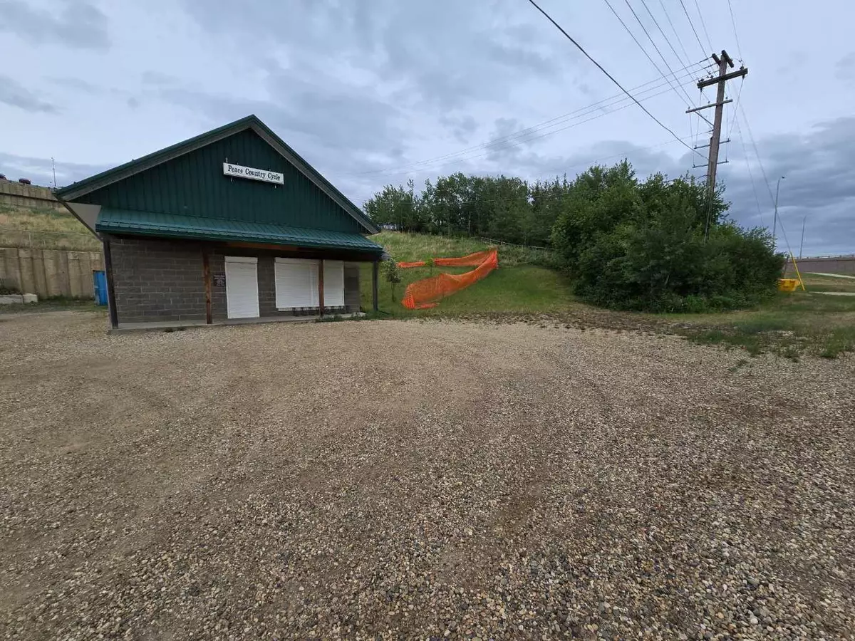 Peace River, AB T8S 1S2,9013 98 ST