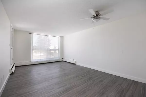 Fort Mcmurray, AB T9H 4H4,14921 Macdonald DR #208