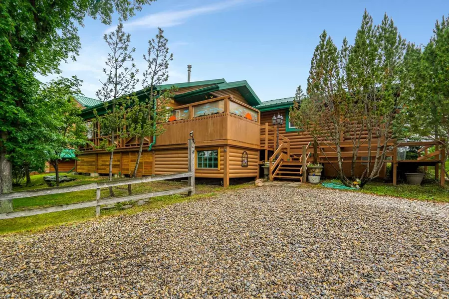 240 Essex ST, Carbon, AB T0M 0L0