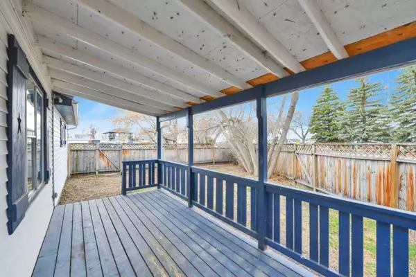 Innisfail, AB T4G 1L8,5140 48 ST