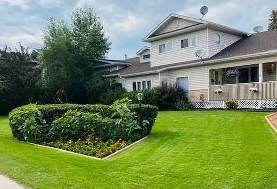 Lacombe, AB T4L 1Z1,4718 College AVE