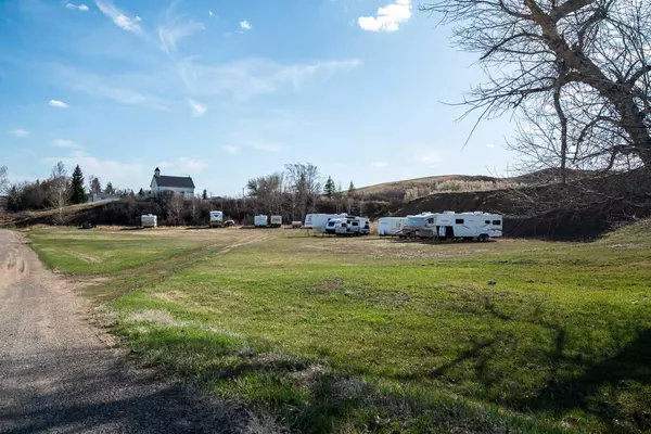 Carbon, AB T0M0L0,422 Elgin AVE