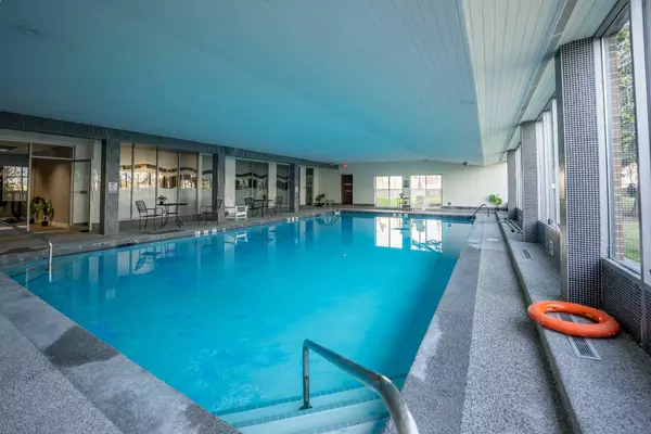 Calgary, AB T3A 2E6,4944 Dalton DR NW #710