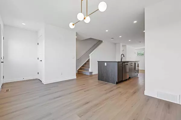 Calgary, AB T2X 5R7,894 Wolf Willow BLVD SE