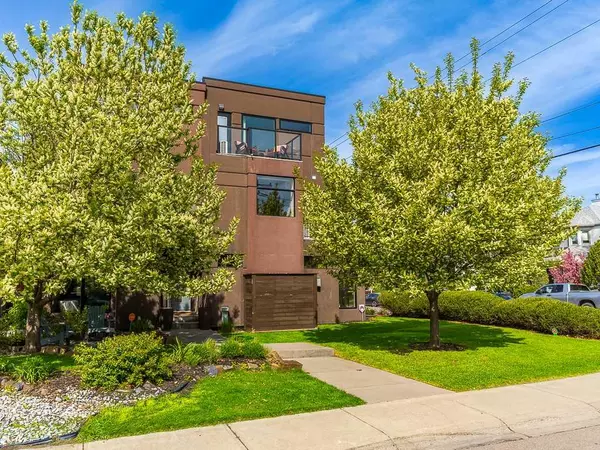 Calgary, AB T2T5J7,2107 23 AVE SW