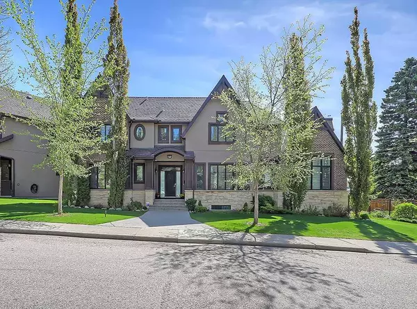 14 Rosetree RD NW, Calgary, AB T2K 1M6