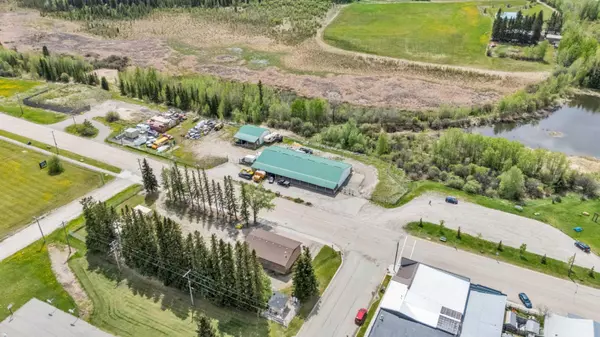 Cremona, AB T0M 0B9,211 Railway AVE E