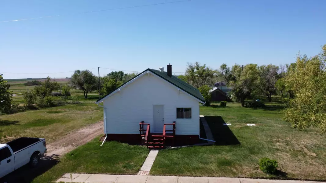 121 3 AVE, Chinook, AB T0J 0R0