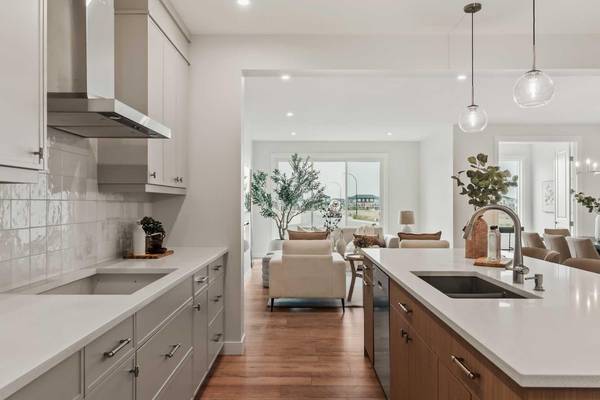 Calgary, AB T2X 5M5,223 Creekstone CIR SW