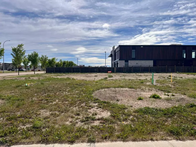 6625 & 6629 105A ST, Grande Prairie, AB T8W 0L5