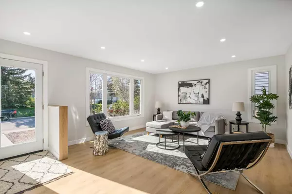 Calgary, AB T2K 3S7,6324 Travois CRES NW