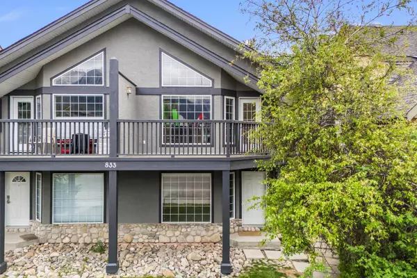 Canmore, AB T1W2C4,833 7th ST #3