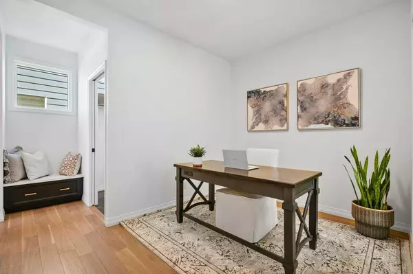 Calgary, AB T3M 3H9,237 Magnolia TER SE