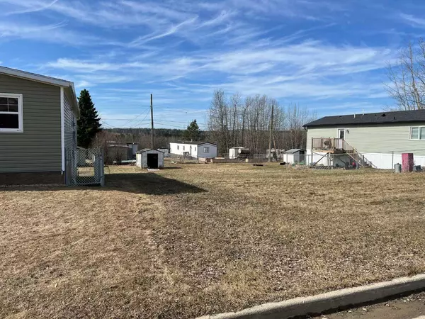 Fox Creek, AB T0H 1P0,527 3 AVE