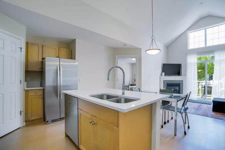 1811 34 AVE SW #319, Calgary, AB T2T 2B9