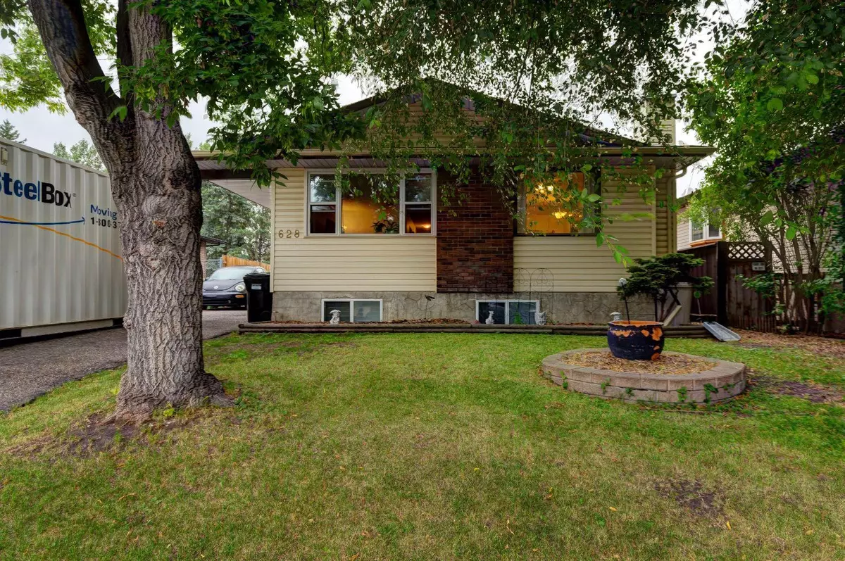 Calgary, AB T2W 1W7,628 Cantrell DR SW