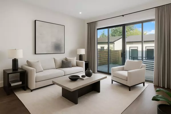 Calgary, AB T3E 1K3,2126A 52 AVE SW