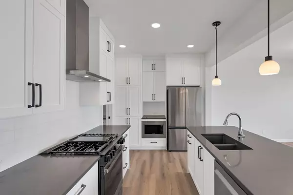 Calgary, AB T3P 2P3,433 Lewiston LNDG NE