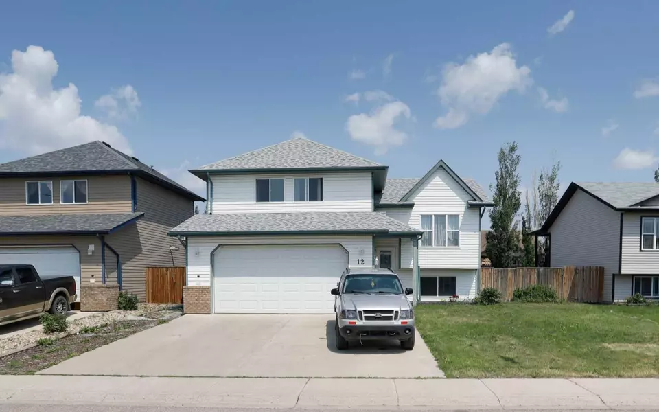 12 Upland PL W, Brooks, AB T1R 1M9