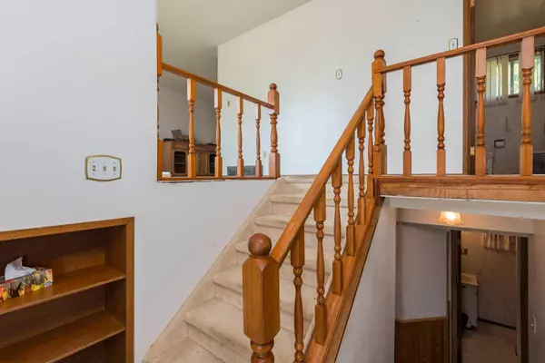 Lloydminster, AB T9V 1G1,5205 32 ST