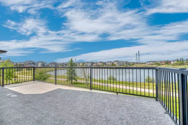 Chestermere, AB T1X 1W5,341 Rainbow Falls WAY