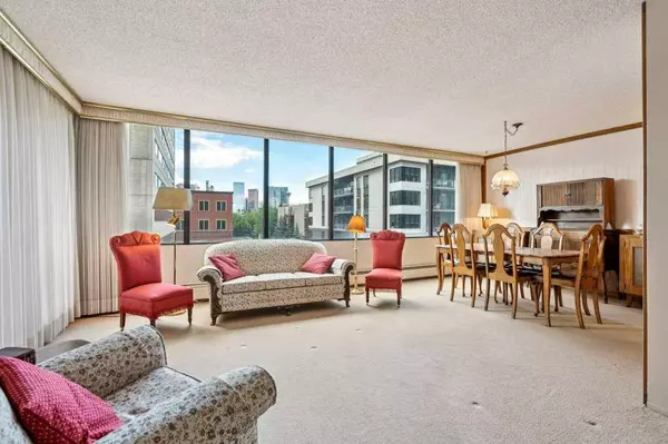 Calgary, AB T2S 2T3,330 26 AVE SW #303