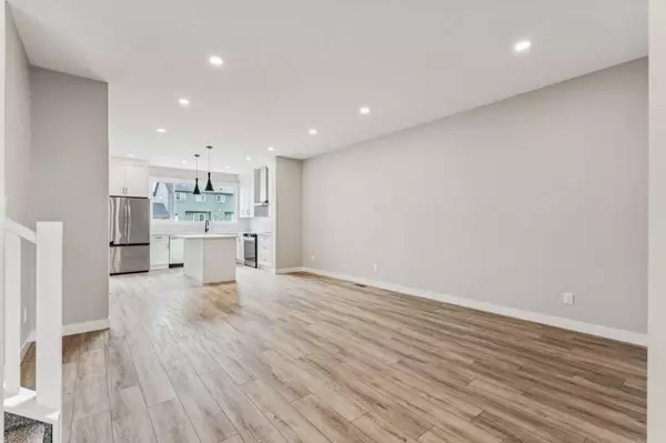 Calgary, AB T3J 4B6,41 Savanna PL NE
