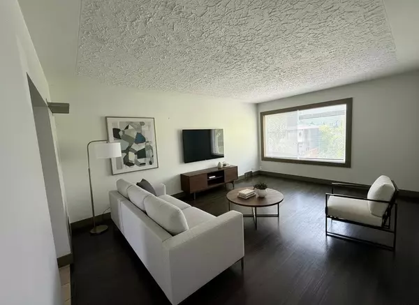 Calgary, AB T2T 1E7,2121 26 AVE SW #4