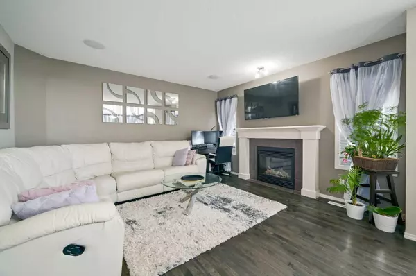 Calgary, AB T2Y 5J3,20 Bridlecrest CT SW