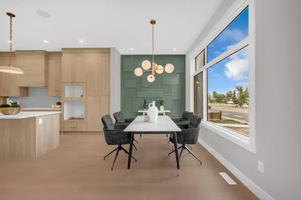 Calgary, AB T3B 0H6,8114 Bowness RD NW