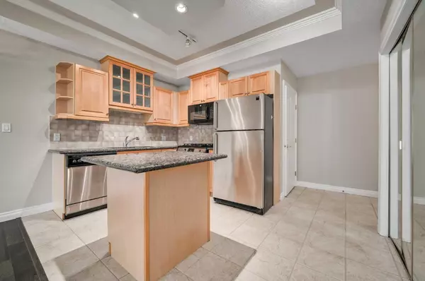 Calgary, AB T3C 0P6,1315 12 AVE SW #206