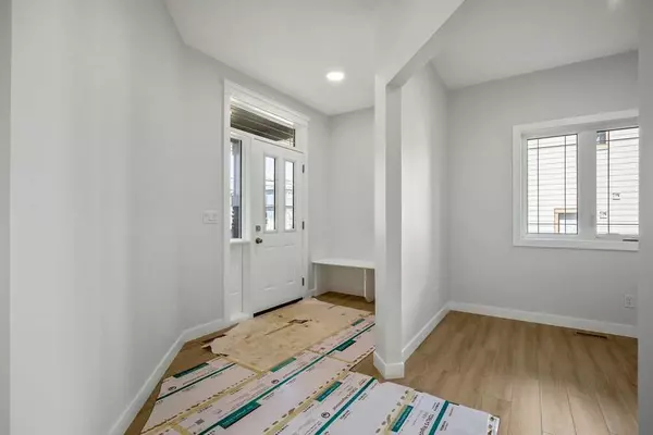 Calgary, AB T2X 5G5,229 Creekstone HL SW