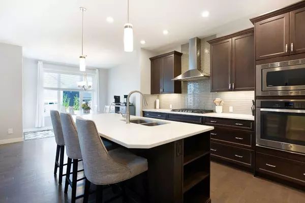 Calgary, AB T3P 0P7,322 Evanston WAY NW