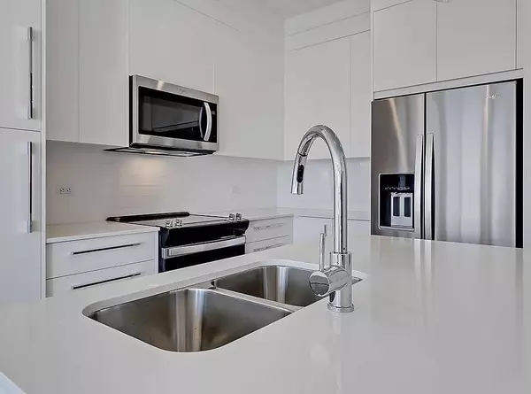 Calgary, AB T3N 2K1,395 Skyview Pkwy NE #1109