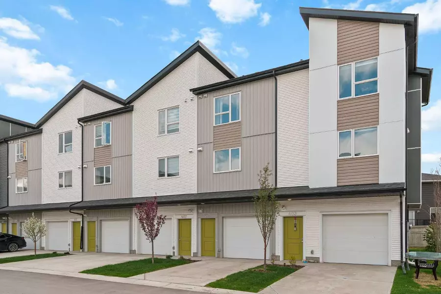 301 Redstone BLVD NE #405, Calgary, AB T3N 1V7
