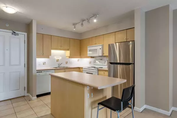 Calgary, AB T2P 5G4,650 10 ST SW #604
