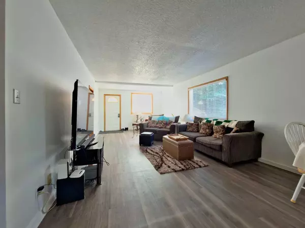 Blairmore, AB T0K0E0,13205 15 AVE