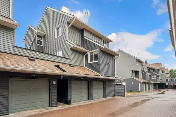 Calgary, AB T3E 6V1,34 Glamis GN SW #113