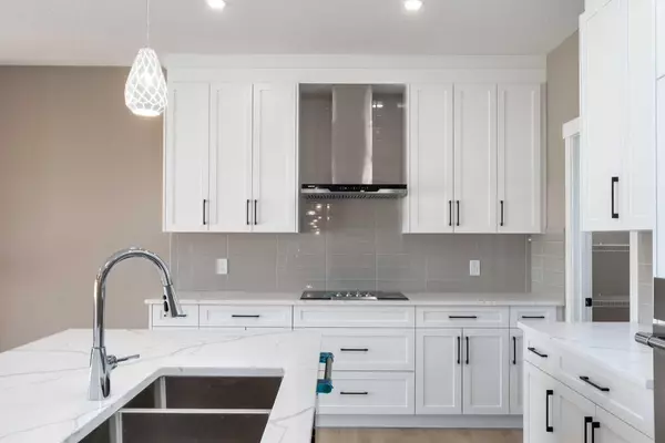 High River, AB T1V 0J7,214 Monterey Bay SE