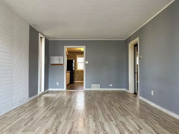 Grande Prairie, AB T8V 2T7,9509 102 ST