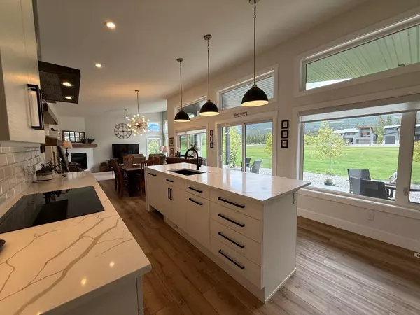 Out Of Province_alberta, BC V0B 1L1,4962 Riverside DR