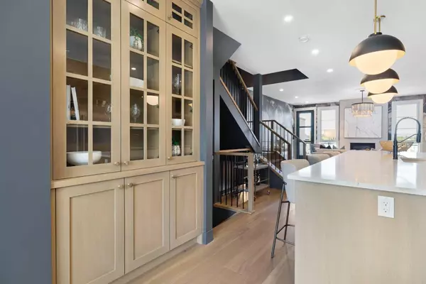 Calgary, AB T2T 1N3,2006 29 AVE SW