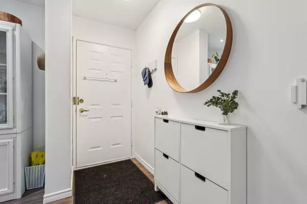 Calgary, AB T3G 1R8,6915 Ranchview DR NW #41