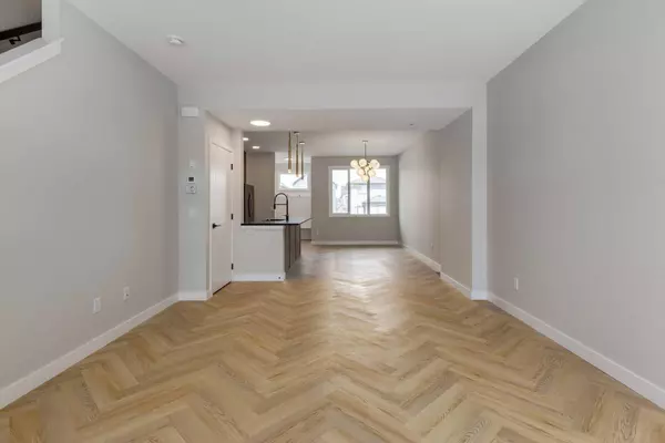 61 Andalusian RD, Cochrane, AB T4C3L8