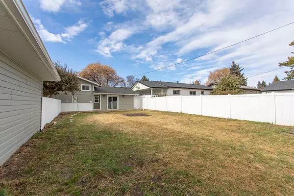 Lacombe, AB T4L 1J3,5233 47 ST