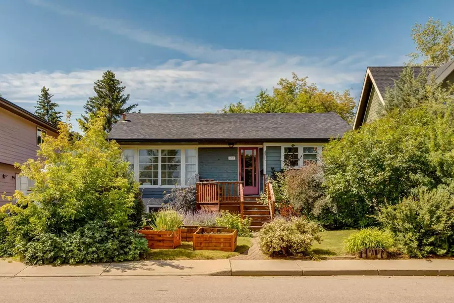 6707 Bow CRES NW, Calgary, AB T3B 2C8