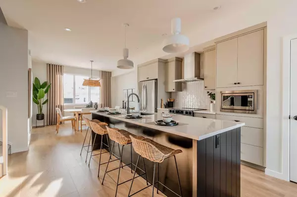 Calgary, AB T3S 0P8,1449 Rangeview DR SE