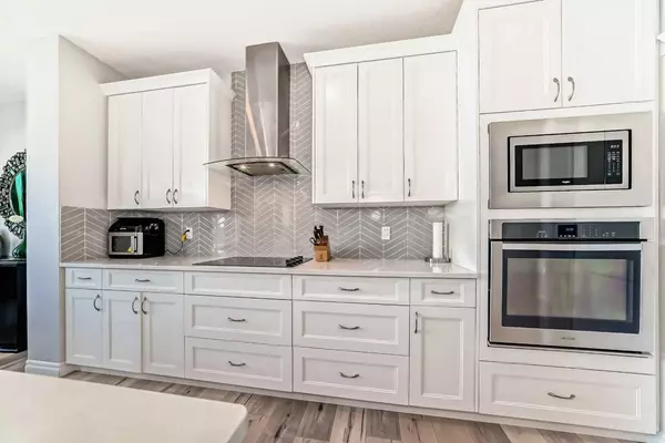 Calgary, AB T2X 4H6,56 Belmont TER SW